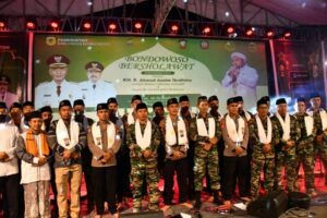 Kolaborasi Hadroh Kodim 0822 Bondowoso Dalam Peringatan 1 Abad Nahdatul Ulama