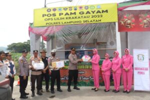 Ketua Bhayangkari Cabang Lampung Selatan Ny. Mariska Edwin Kunjungi POSPAM Nataru