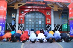 Asimilasi Rumah Kembali Diperpanjang, 24 Napi Lapas Banyuwangi Dipulangkan
