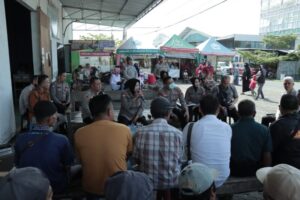 Lebih Dekat Dengan Masyarakat, Polresta Malang Kota Gelar Jumat Curhat Dan Vaksinasi