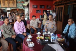 Kapolres Bersama Forkopimda Dan Perhutani Tinjau Status Gunung Ijen