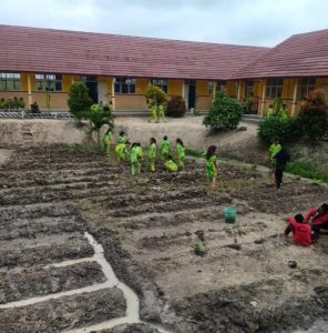 SMPN 1 Way Panji, Ajarkan Semangat Gotong Royong
