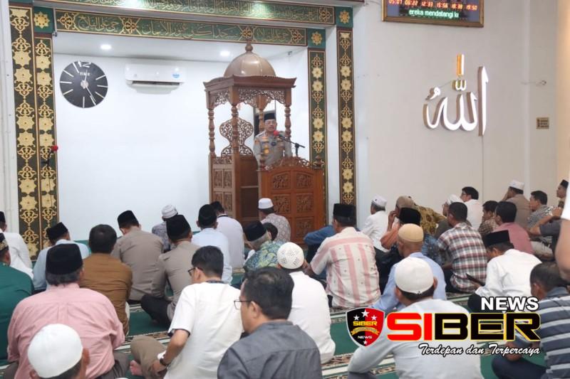 Kapolda Sumbar di Mesjid Nurul Iman Curhat dan Silahturahmi