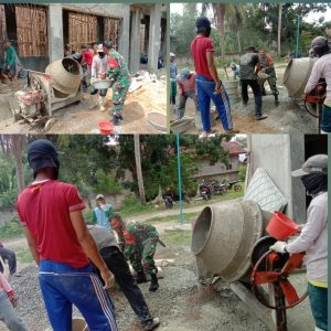 Bangkitkan Semangat Kebersamaan, Babinsa Koramil 421-03/Pnh Gotong Royong Membangun Masjid