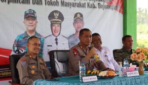 Kapolres Bojonegoro Menggelar Jum’at Curhat di Balai Desa Kesongo