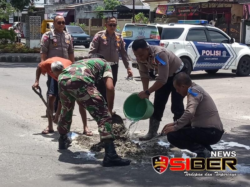 Polresta Malang Kota Gerak Cepat Bantu Atasi Keluhan Warga Terkait Jalan Berlubang