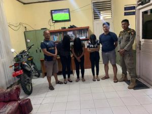 Saat Rezia Satpol PP Amakan 3 Pemandu Hiburan Karaoke Malam di Sutera