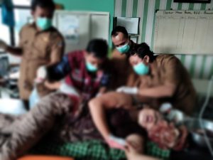 Diduga Cemburu, Suami Tega Bacok Isteri Hingga Terkapar di Lebak Banten