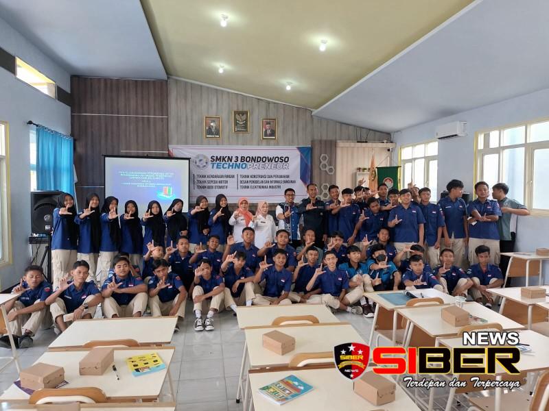 Kasi Humas Polres Bondowoso Laksanakan Penyuluhan Terkait Medsos di SMK 3 Bondowoso