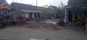 Warga Desa Aliyan Banyuwangi Gelar Giat Kerja Bhakti