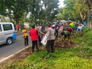 Antisipasi Banjir, TNI – Polri Bersama Pemdes Pancoran Adakan Giat Karya Bhakti