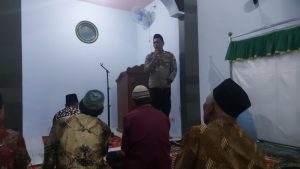 Kapolsek Pare Realisasikan Program Tarawih keliling, Dalam Rangka Ciptakan Kamtibmas
