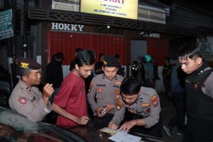 Polres Situbondo Melaksanakan Patroli dan Razia Miras Ke Sejumlah Cafe