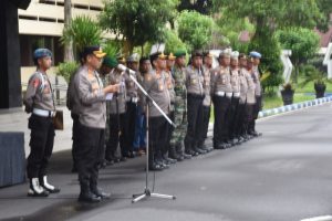 Kapolres Bondowoso Pimpin Apel Gelar Pasukan Menjelang Malam Takbir Hari Raya Idul Fitri 1444 H