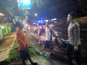 Anggota Polres Bondowoso Laksanakan Patroli Rutin di Pemukiman Warga yang Melaksanakan Mudik Lebaran