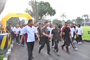 Menjaga Sinergitas TNI – POLRI Melaksanakan Olah Raga Bersama
