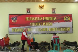 Peduli Kesehatan Para Babinsa, Kodim 0421/Ls Berikan Suntikan Vitamin C