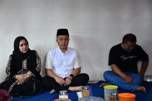 Bentuk Empati, Dandim 0822 Bondowoso Bersama Ketua Persit Takziah Ke Almarhum Sertu Sugeng