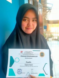 Kamilia Murid SMK Raudlatul Ulum Suren Jember Mendapat Peringkat Ke Tiga, Berikut Komentar H Abror