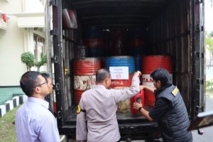 Polisi Amankan Dua Warga Banyuwangi Penimbun Ribuan Liter BBM Subsidi
