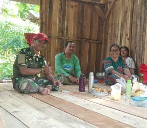 Babinsa Koramil 0421-03/Pnh, Gelar Giat Sambang Warga Wujud Kemanunggalan TNI Bersama Rakyat