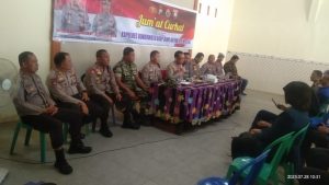 Bersama Wakapolres Bondowoso, Danramil 0822/01 Bondowoso Hadiri Jumat Curhat