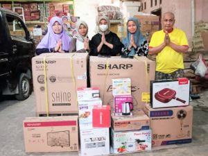 Jelang Peringatan Hari Kemerdekaan 17 Agustus, Toko Grosir Sembako Darmini Berikan Door Prize Bagi Pelanggannya