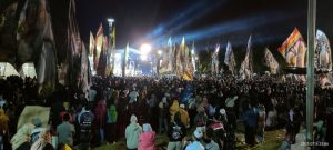 Majelis Al Fatih Guncang Bumi Kironggo Dengan Sholawat, Ribuan Jamaah Padati Alun Alun Bondowoso