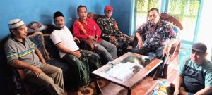 Peduli Sesama Babinsa Koramil 421-03/Pnh, Bersama Warga Desa Bakauheni Salurkan Bantuan Jum’at Berkah