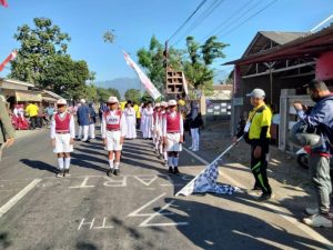 Memperingati HUT RI ke 78, SDN Mojo Gemi 2 Mengikuti Lomba Gerak Jalan