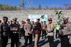 Polres Situbondo Peduli Lingkungan, Tanam Ratusan Pohon Untuk Penghijauan