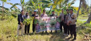 Menjaga Kualitas Udara, Babinsa Koramil Tapen Tanam 500 Pohon Mahoni