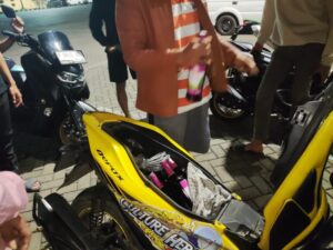 SAT SAMAPTA Polres Situbondo Gelar Patroli Di GS, Temukan Pengunjung Bawa Miras