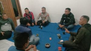 KBKPH Bondowoso Bersama Jajaran Polsek Grujugan Menggelar Pembinaan Pada Masyarakat Sekitar Hutan