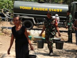Kodim 0822 Bondowoso Distribusikan Air Bersih Bagi Warga Terdampak Kekeringan