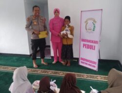 Polsek Maesan Dan Bhayangkari Peduli Akan Anak Yatim Di Wilayahnya