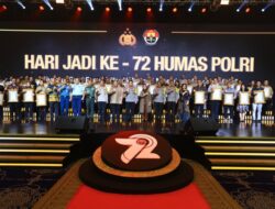 Dua Hadiah Untuk Divisi Humas Polri Dari Kapolri