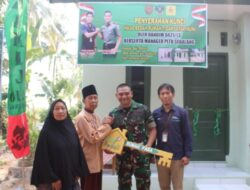 Dandim 0421/LS serahkan Kunci Hasil Program Bedah RTLH Kepada Bapak Effendi