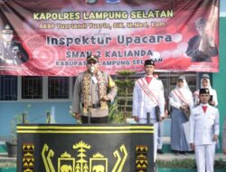 Tanggulangi Tawuran dan Geng Motor, Polisi Serentak Jadi Pembina Upacara di Sekolah