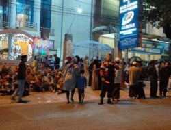 Jamaah Umroh Ucapkan Terima Kasih Kepada Kanit Sabhara Polsek Bondowoso Kota Karena Ciptakan Lalin Lancar Dan Kondusif