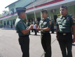 Hadapi Pemilu Serentak 2024, Kodim 0822 Bondowoso Bagikan Buku Saku Netralitas TNI