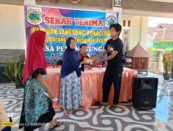 Warga Desa Penanggungan Bondowoso Menerima BLT-DD Begini pesan Kades Yuni Bagus Mantre