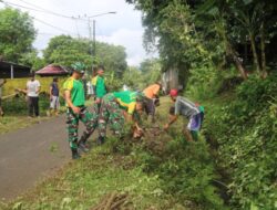 Prajurit Yonif 514/SY/9/2 Kostrad laksanakan Karya Bakti antisipasi bencana Hidrometeorologi