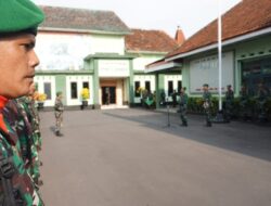 Danramil 0822/10 Pimpin Upacara Mingguan Di Makodim