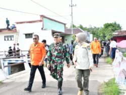 Sektor Karya Bakti Kodim 0822 Bondowoso Bersama Instansi Terkait Dan Relawan