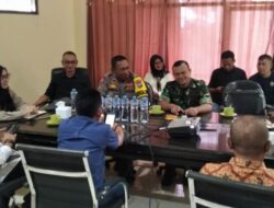Komandan Kodim 0822 Hadiri Rapat Koordinasi Patroli Pengawasan Pembersihan Alat Peraga Kampanye (APK)