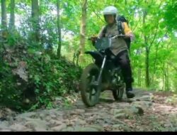 Polres Bondowoso Mengerahkan Segenap Tenaga Untuk Menyalurkan Kotak Suara ke Wilayah yang Sulit Dijangkau Guna Mensukseskan Pemilu 2024