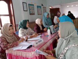 Antusiasme Masyarakat dan Anggota Persit pada Kegiatan Posbindu PTM Persit Kartika Chandra Kirana Cabang XXXVI Kodim 0822 Bondowoso