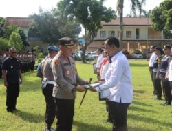 Satresnarkoba Terima Penghargaan Dari Kapolres Bondowoso, Berikut Pesan Kapolres