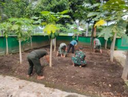 Peran Aktif Personil Posramil 0822/06 Jambesari dalam Mendukung Program Kemandirian Pangan